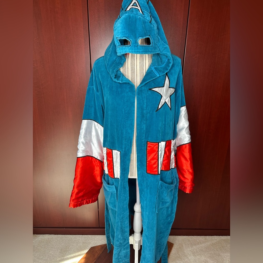 Marvel Embroidered Terrycloth Captain America Robe